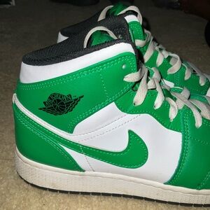 Nike Air Jordan Green and White High-Tops